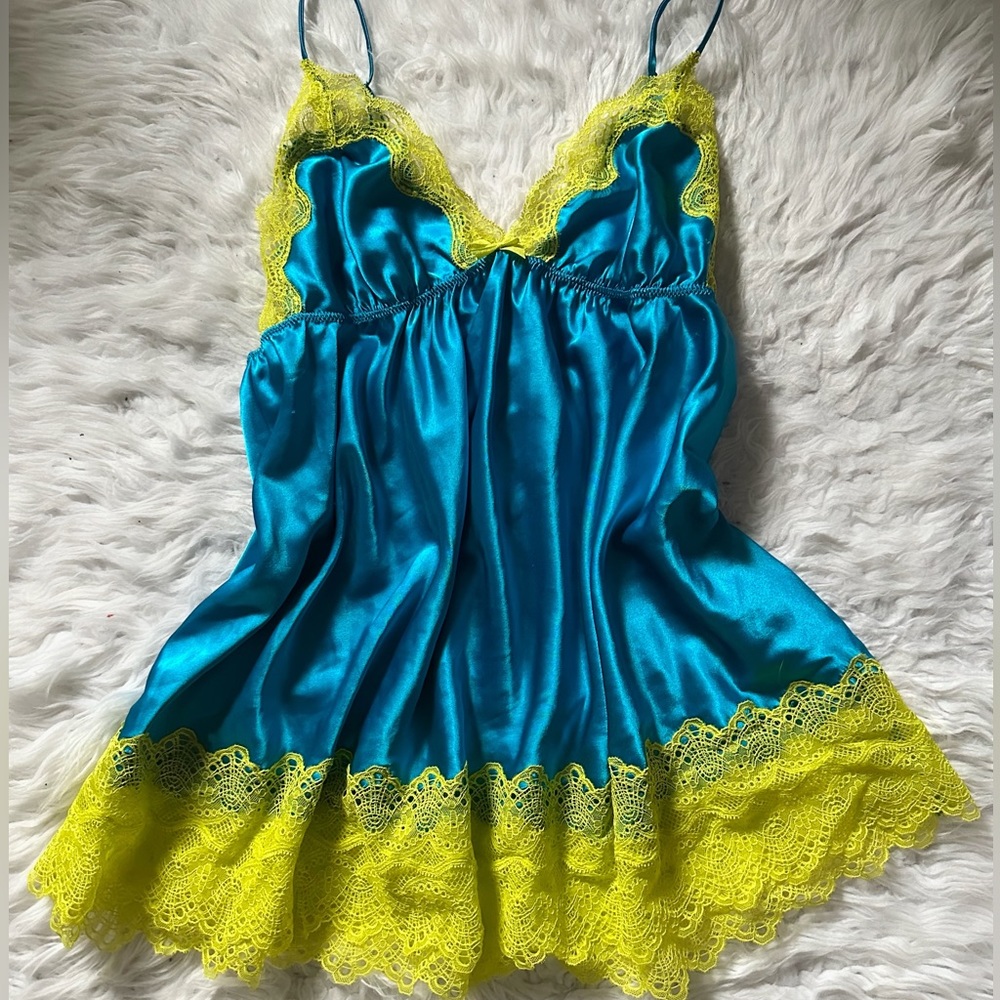 Beautiful Victoria’s Secret lingerie cami top